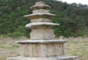 구산리 삼층석탑 이미지